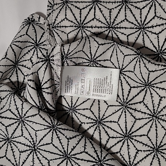 H&M Sleeveless Blouse - Picture 8 of 9